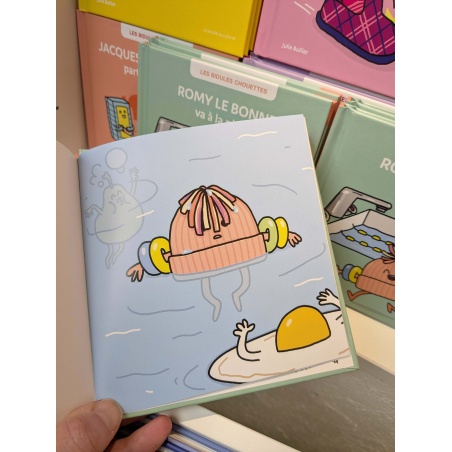 Romy le bonnet va à la piscine Romy le bonnet va à la piscine